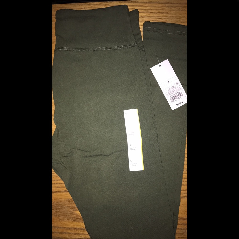 Women's High-Waisted Classic Leggings Small or Medium